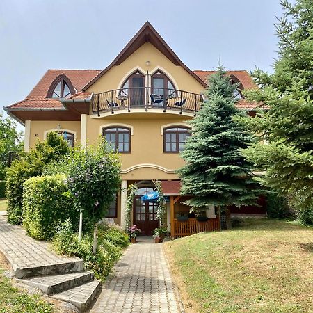 Apartamento Katalin App. Zalagyoengye Zalakaros Exterior foto