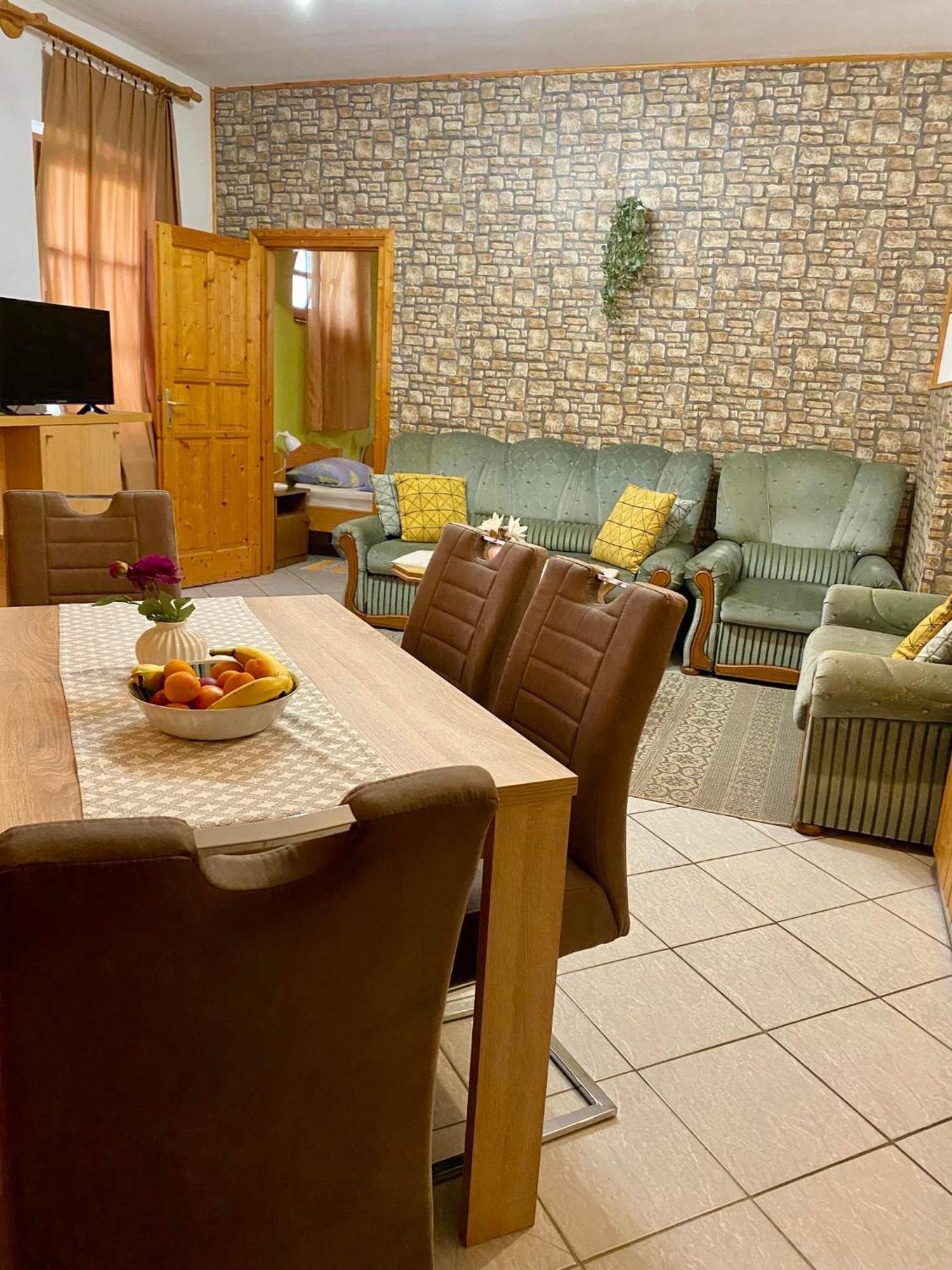 Apartamento Katalin App. Zalagyoengye Zalakaros Exterior foto