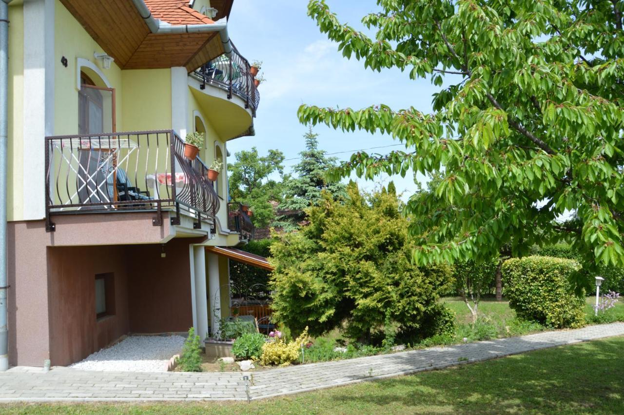 Apartamento Katalin App. Zalagyoengye Zalakaros Exterior foto